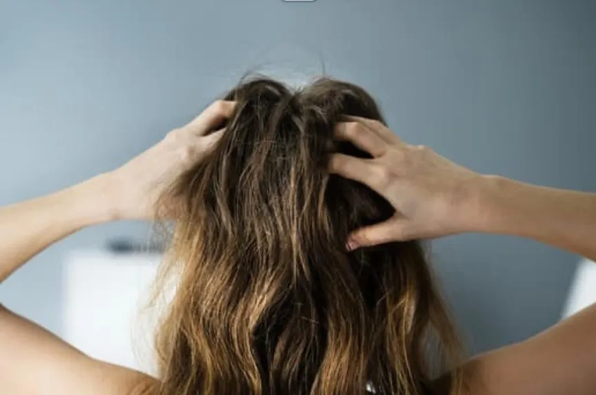 生理前の頭痛に悩む女性必見！美容鍼で健康な体を手に入れよう